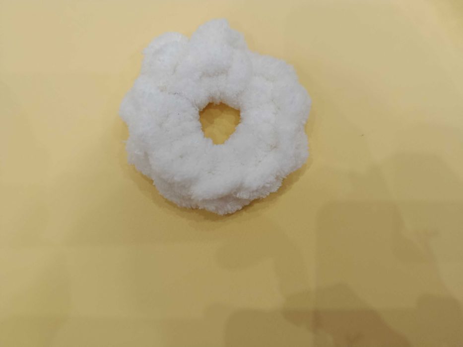 Ръчно изработени шалове и ластици (скрънчи)