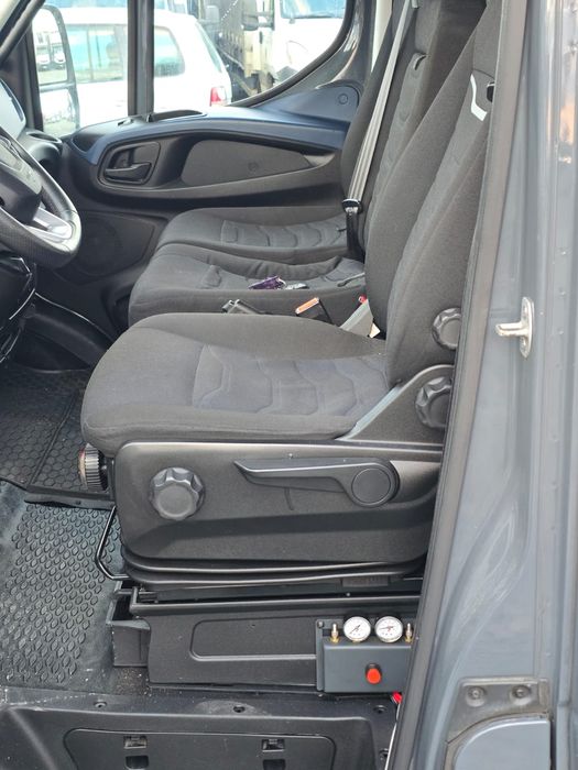 Vând Iveco Daily 50C  18 detarat 3,5t