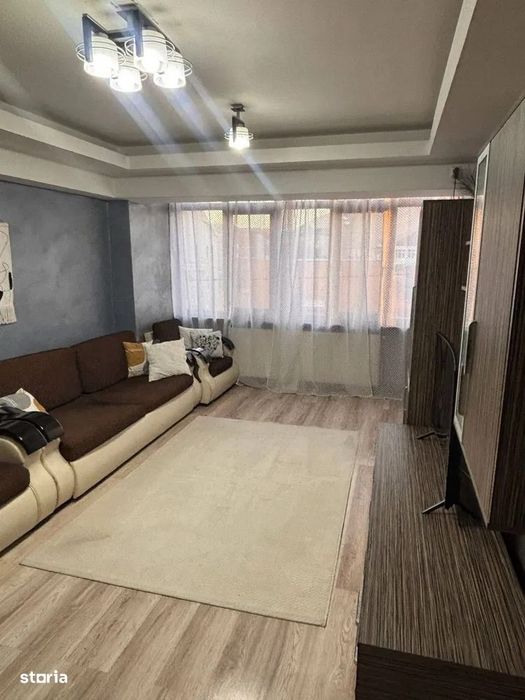 cv 116 Bd.Traian , apartament 4 camere , etaj II — fotografia 3
