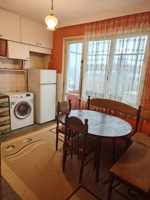 Продава се Двустаен апартамент в Враца, Център - 70 кв.м за 1261 €/кв.м - Снимка #2