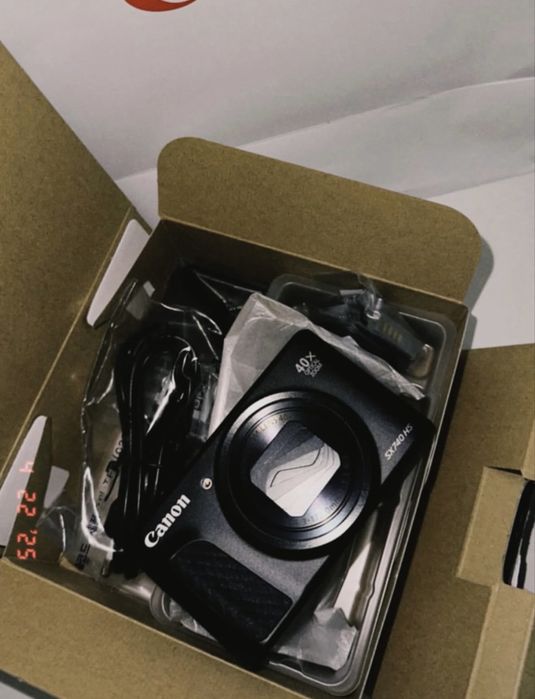 Продам Canon камеру, модель SX740 hs.