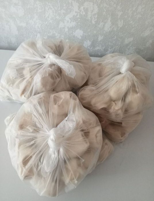 Продам манты и пельмени.