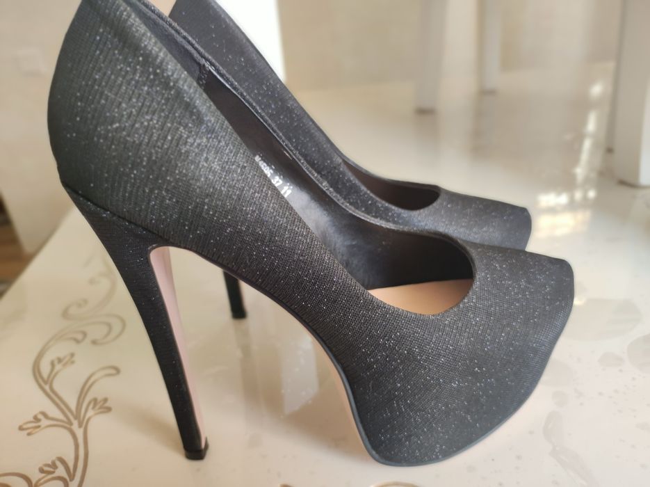 Продам туфли. Черный