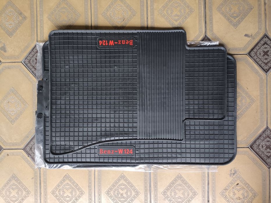Полики Mercedes W124. Новые.