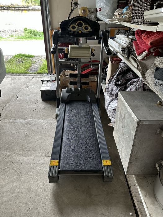 Продам беговую дорожку