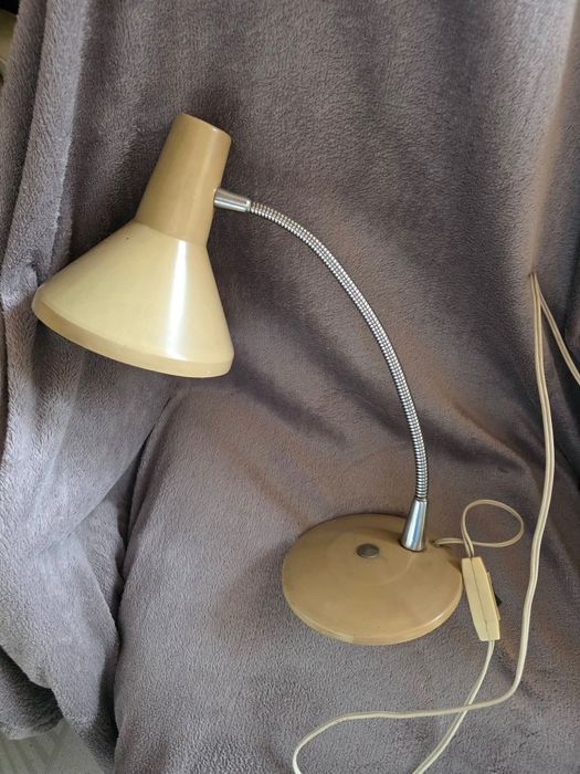 лампа метална със чупещо рамо от соца