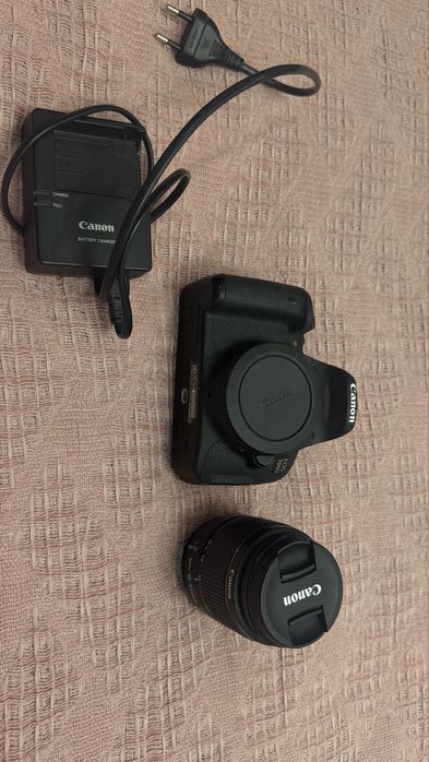 Продам CANON EOS 700D