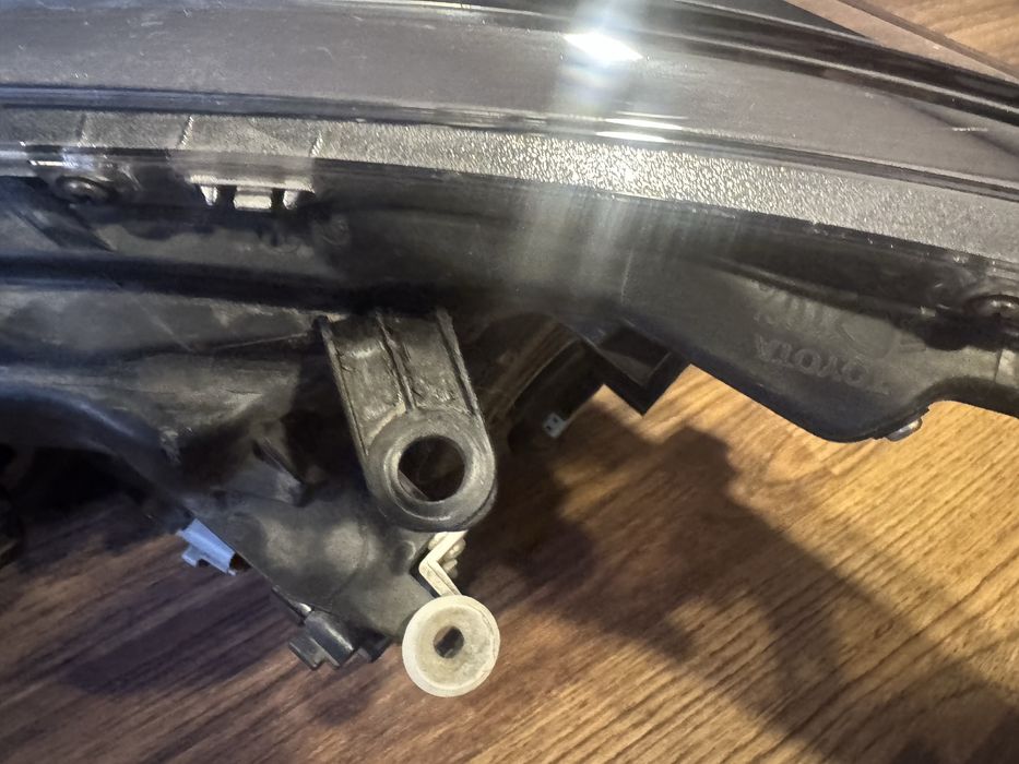 Фара правая Toyota Corolla 180 оригинал