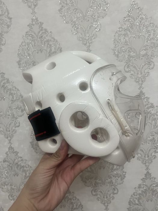 Шлем для каратэ/тхэквандо