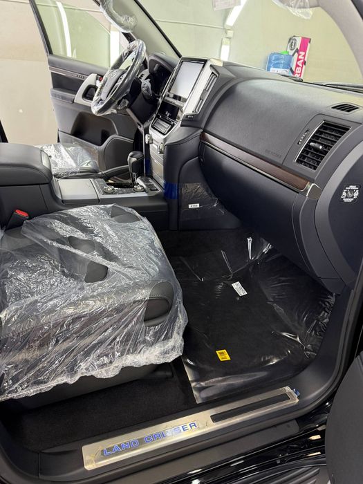 Toyota Land Cruiser Prado Executive Lounge