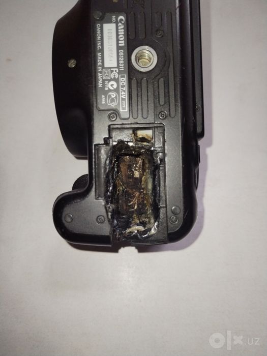 Canon D600 kamerası zaryadni va obyektivkasi bilan