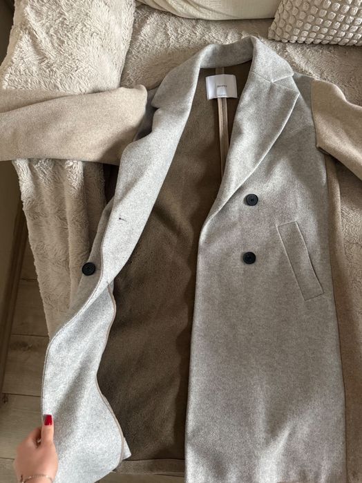 Дълго палто BERSHKA