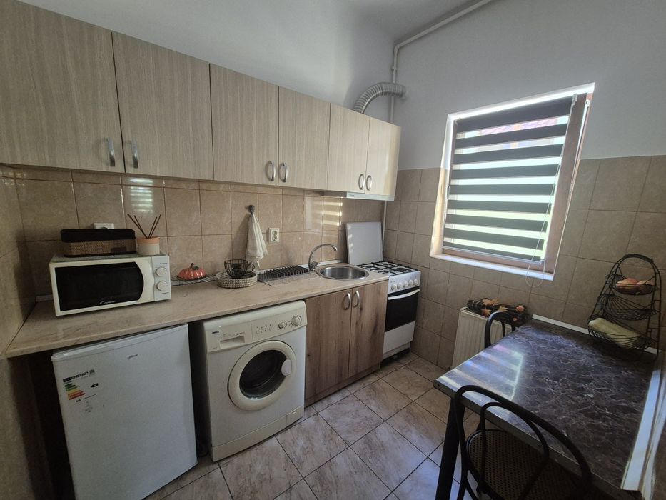 Inchiriez apartament 45 mp la casa -str  Hasdeu