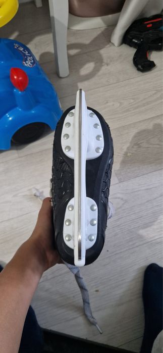 Продам коньки для мальчика