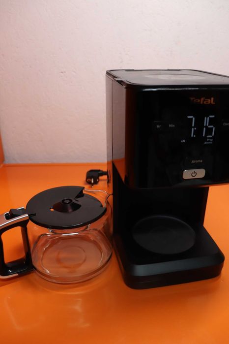 Програмируема филтърна кафемашина Tefal Smart'n Light CM600840/Черна, лек ДЕФЕКТ