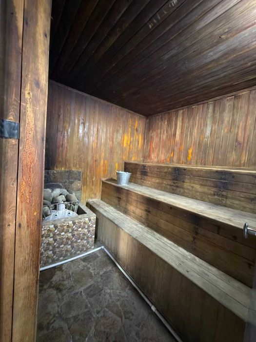 Fargonada dacha, basseyn va hammom, centrdan yaqin
