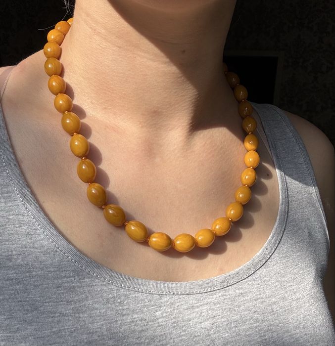 Натуральный медовый янтарь