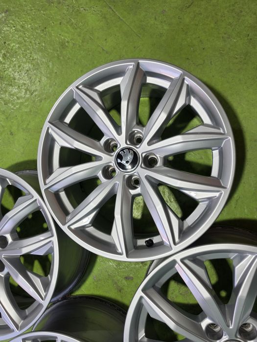 17 5x112 Skoda Octavia Superb лети джанти 5х112 шкода