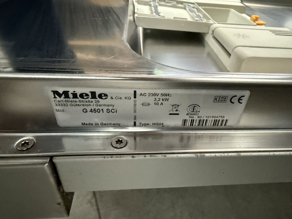 Съдомиялна за полу вграждане 45см MIELE