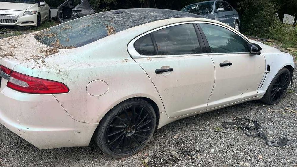 Dezmembrez Jaguar XF 3.0 diesel 2012