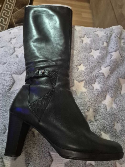 Дамски ботуши на немската марка Caprice