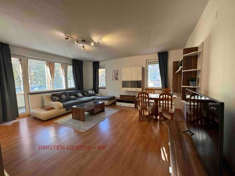 Дава се под наем Тристаен апартамент в София, Оборище - 120 кв.м за 750 € - Снимка #1