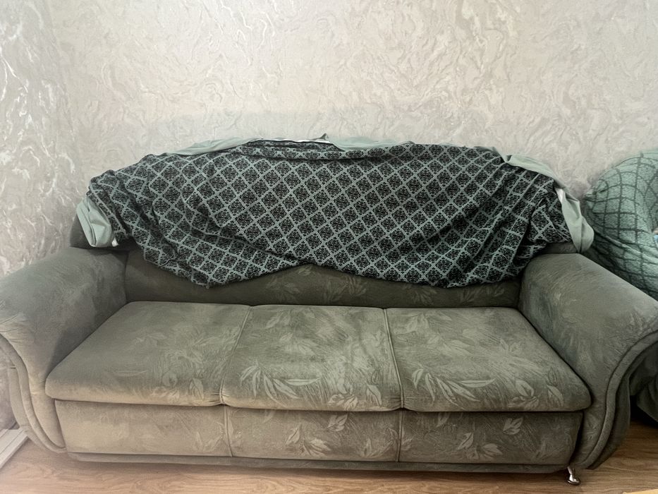 Диван б/у сатылады