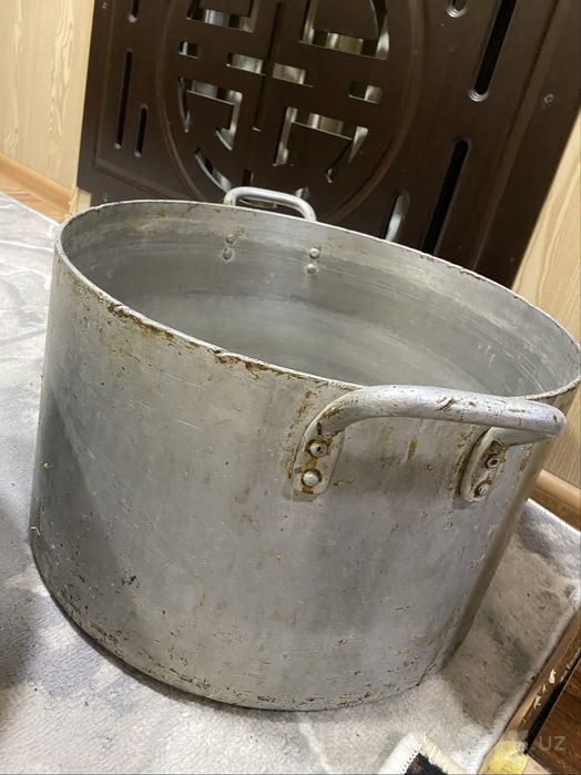 алюминиевая кастрюля