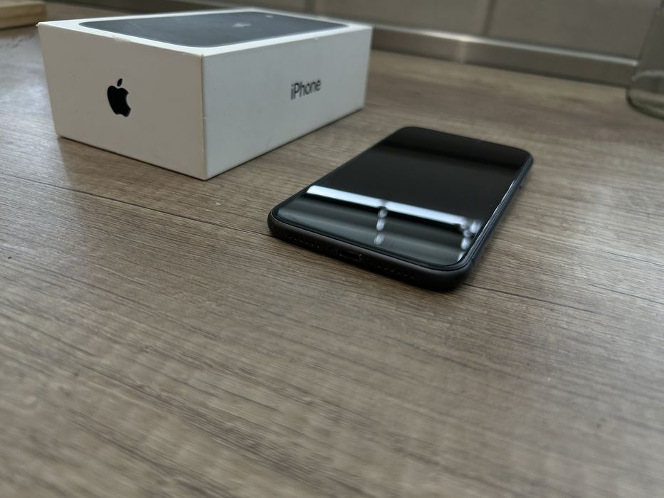 Перфектен Iphone 11 128GB