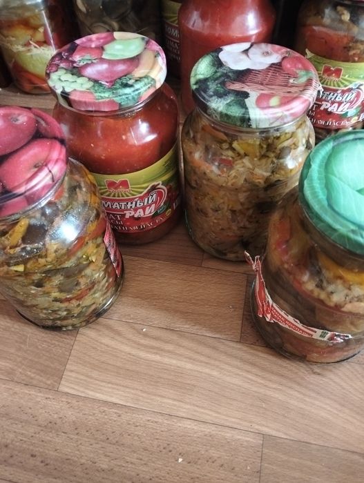 Продам салаты домашние и кобру