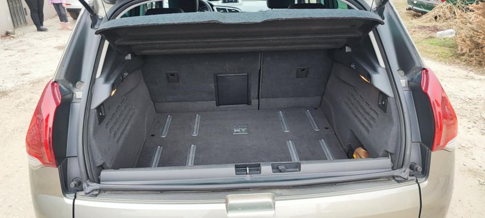 Vând Peugeot 3008 Hybrid