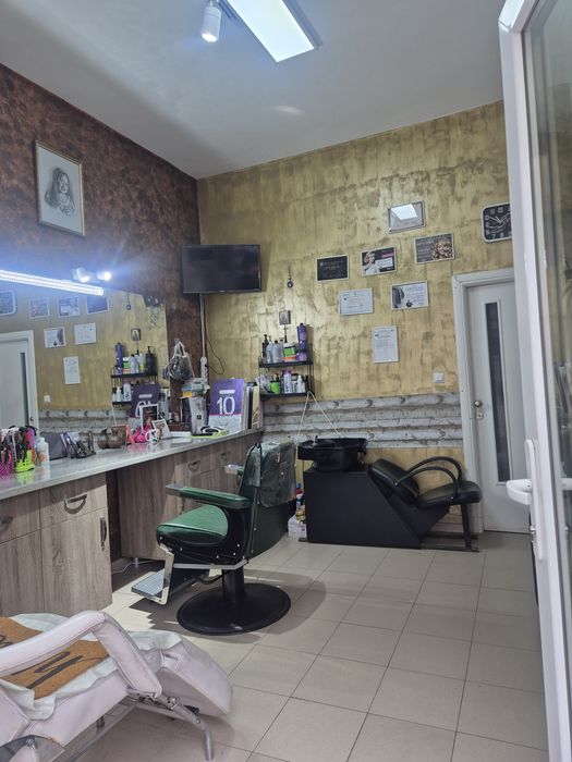 Închiriez spațiu in salon de înfrumusețare