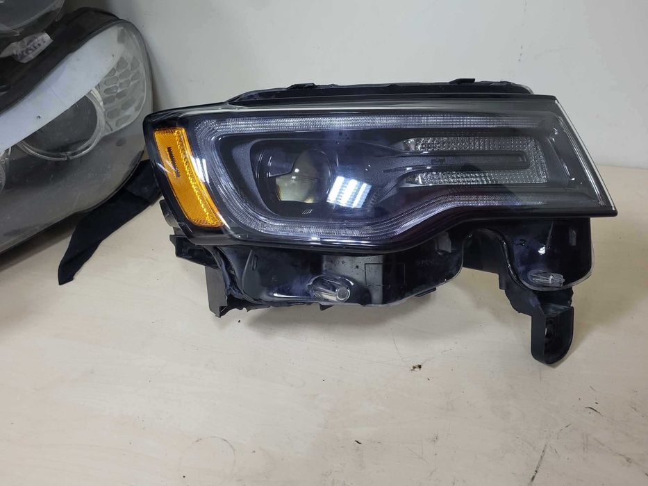 Десен фар за Cherokee Wk2 USA desen far чероки ксенон