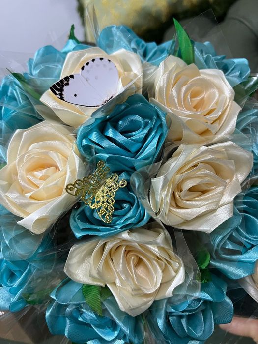 Розы из атласных лент есть готовые в наличии