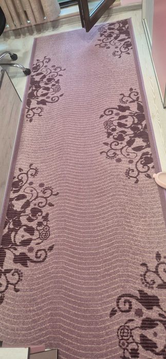 Лилава пътека-килим