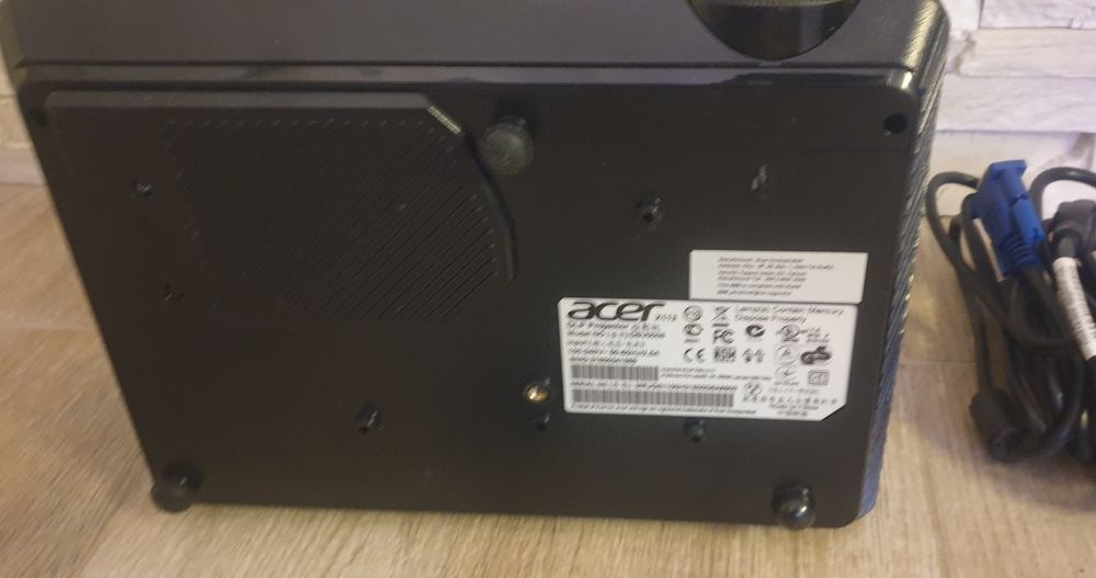 Продавам Проектор Acer x112