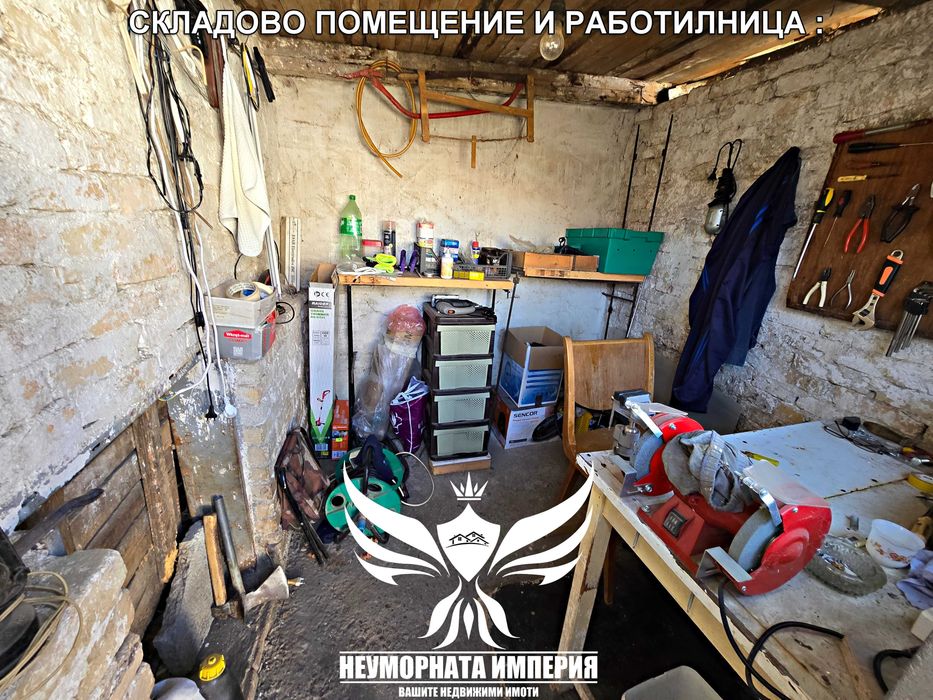 Продавам тристаен и двустаен 176РЗП с гараж в гр.Асеновград, кв.Изток