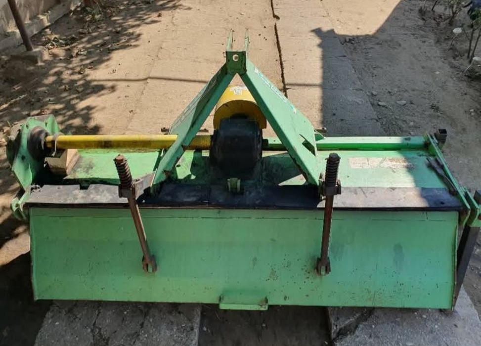 Freza de pământ bomet