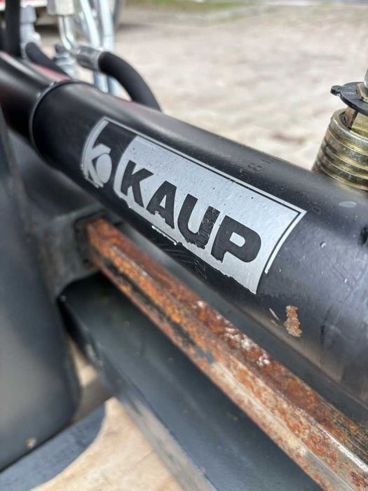 Atașament Bale Clamp KAUP FEM 2 – FEM 3 Capacitate 1400 kg