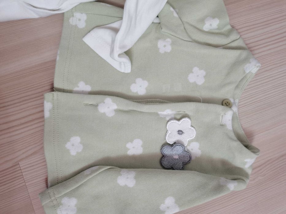 Bluzița + body + fustița plisata 2-4 luni Mayoral