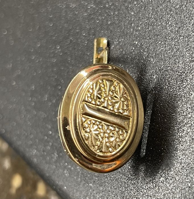 Золотые серьги..