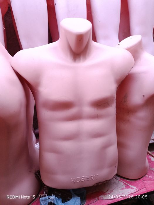 Maniken  sotiladi