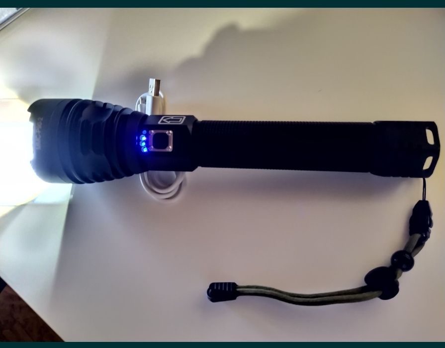 XHP90.2 Lanterna PROFESIONALA , 100% metal led multicore - quadcore!