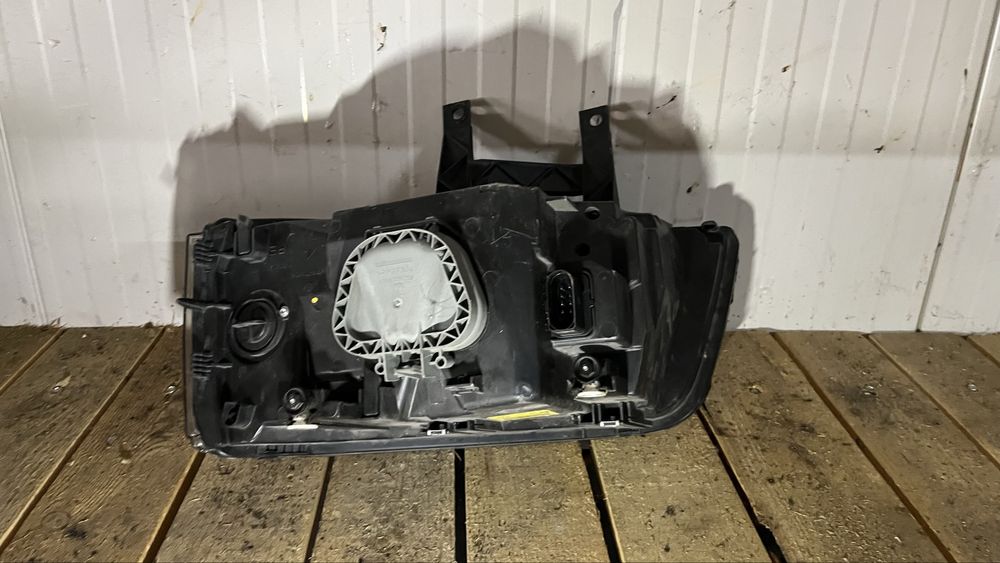 Фар VW Transporter ляв и десен