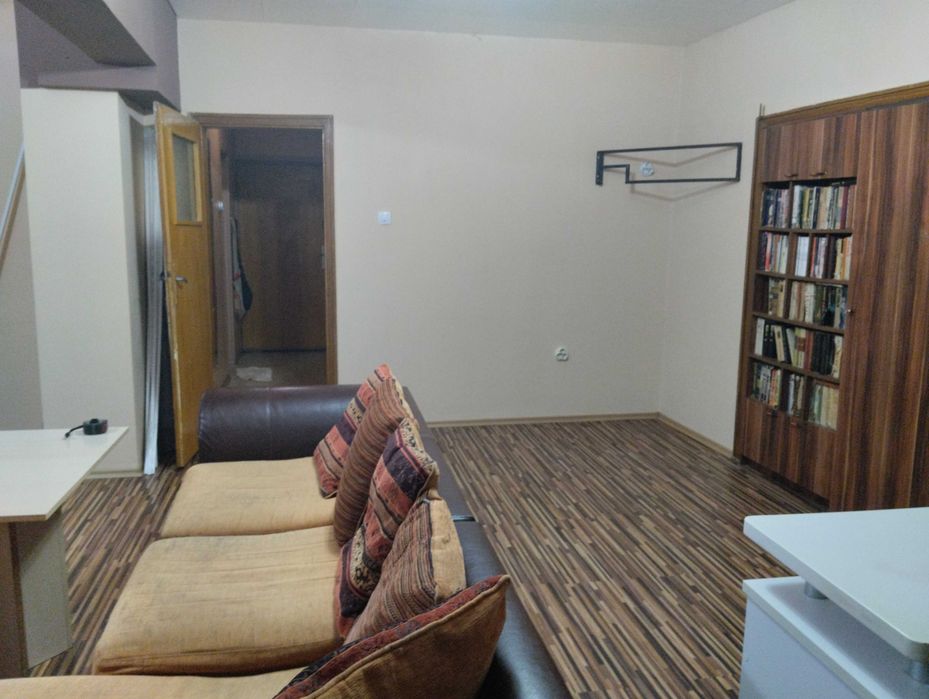 Продава се Четиристаен апартамент в Пазарджик, Идеален център - 132 кв.м за 657 €/кв.м - Снимка #3