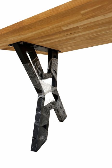 Маси от метал и дърво