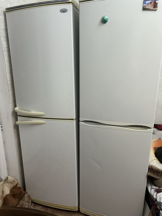 Продам два холодильника