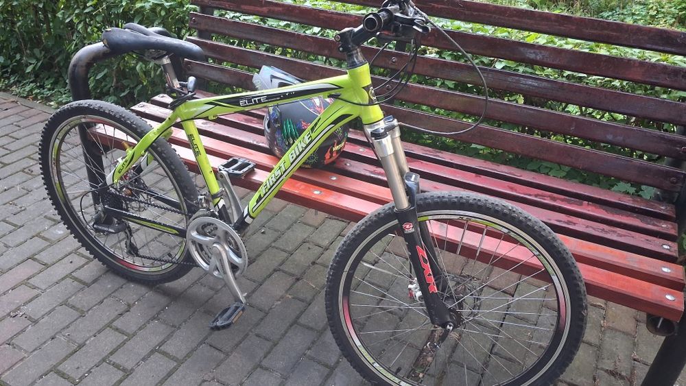 Vând bicicletă First Bike