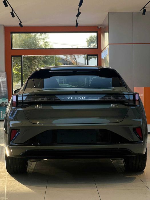 Zeekr 007 2025 — 3