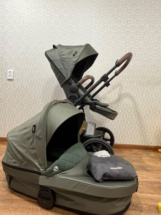 Срочно продам коляску бренда Easywalker 2 в 1 модель Harvey 3